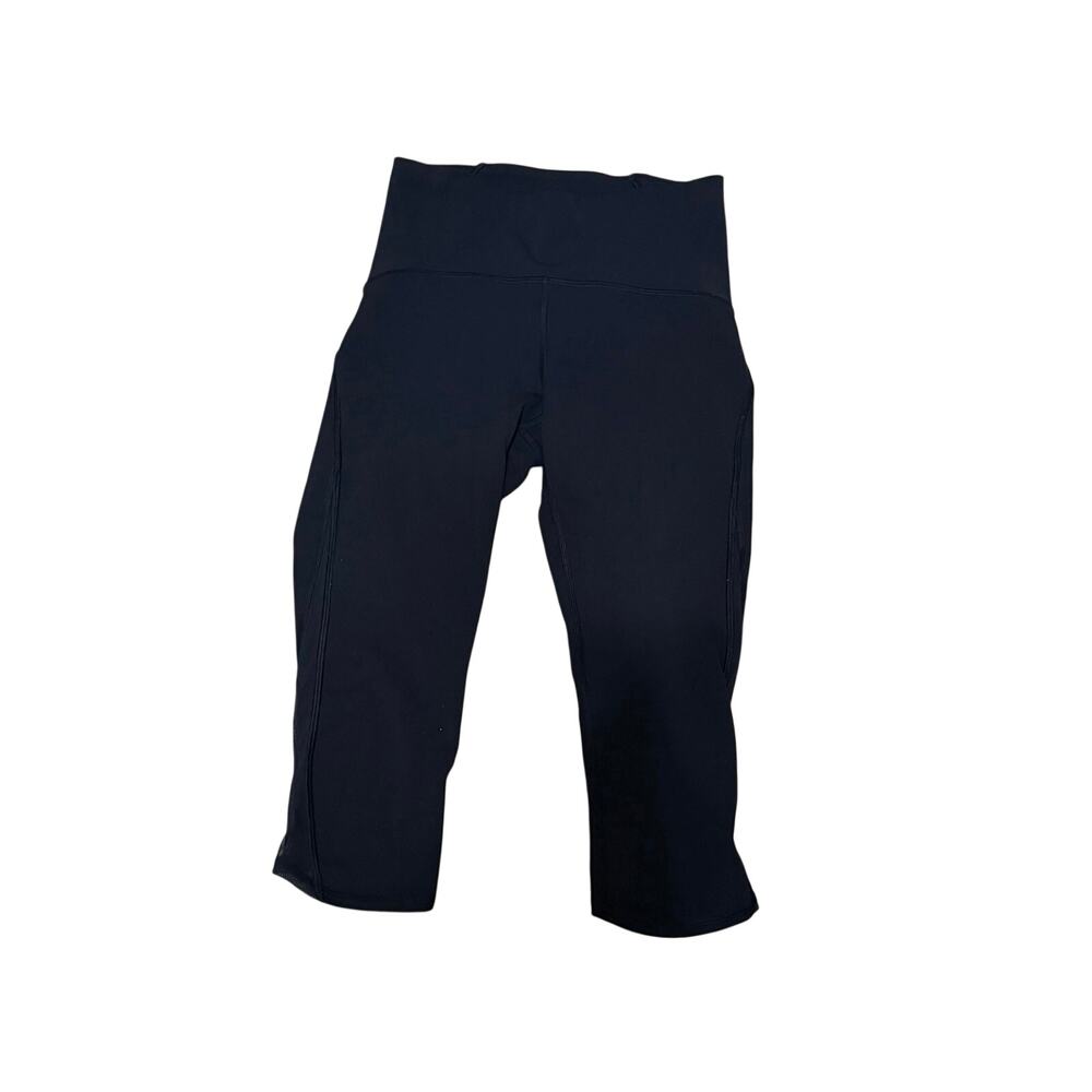 Lululemon capri pants w mesh detail on sides sz 6 yoga activewear